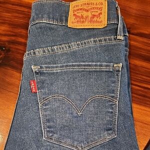 Levi's Classic Straight Denim Jeans - Medium Blue